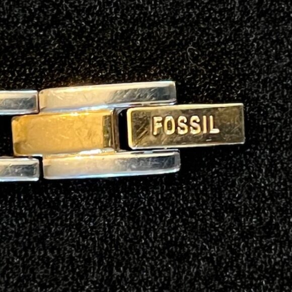 FOSSIL | F2 Two-Tone Bracelet Watch-NEW Battery - Picture 6 of 10